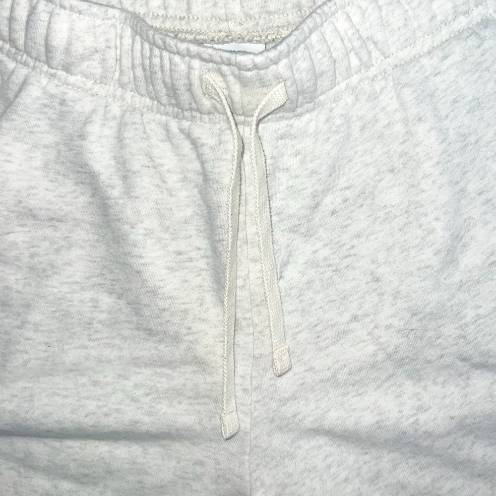 Nike Sportswear Club Fleece Mid-Rise Shorts - Oatmeal Heather/White, Size L - Picture 8 of 11